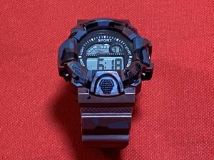 スポーツ　腕時計　迷彩柄　デジタル腕時計　動作品　607ー08ー1