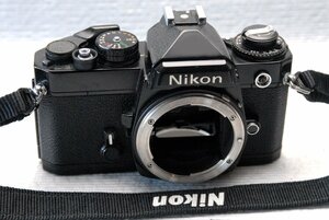 （綺麗）Nikon ニコン 昔の高級一眼レフカメラ FE（黒）ボディ 希少な作動品（腐食なし）