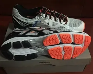 二手亚瑟士运动鞋哪里淘正品?亚瑟士运动鞋日淘代拍!