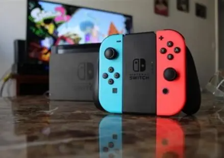 二手任天堂Switch游戏手柄日淘代拍,尽享游戏乐趣!