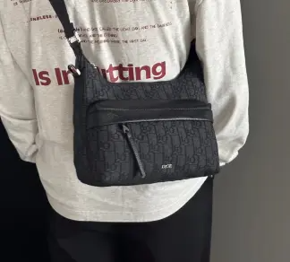 哪个网站淘的到商务挎包?男士商务挎包日本海淘代切网站!