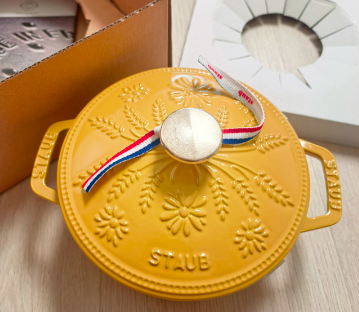 二手Staub珐琅锅哪里淘便宜?千纸鹤日淘煤炉代切开启好价入手渠道!