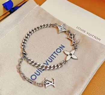 二手手链必逛日淘代购网站,轻松拥有高质感配饰!