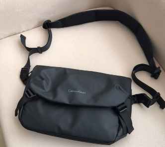 单肩包和双肩包哪个好?日淘男士二手品牌单肩包!