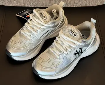 男士二手品牌运动鞋日淘代购网站推荐,热门好看鞋履日淘入手!