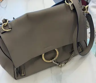 二手品牌单肩包哪里有卖?千纸鹤日淘网站煤炉代切二手品牌单肩包!