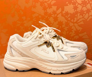 Snkrdunk鉴定网站日淘代切品牌户外鞋子,鉴定后发货杜绝假货!