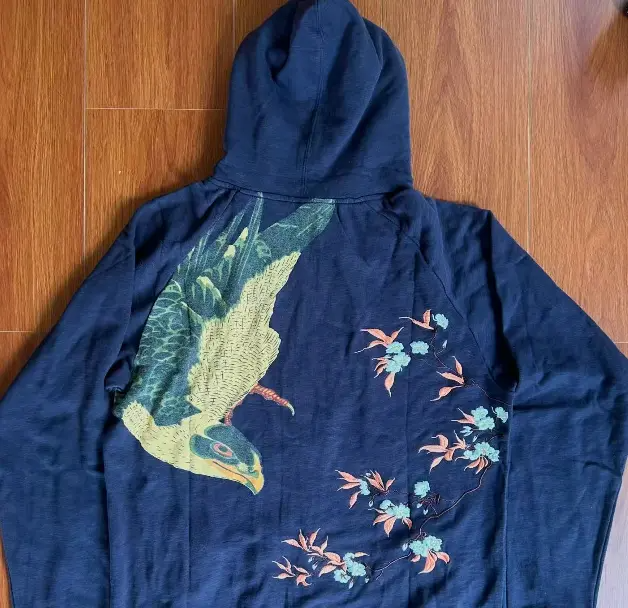 二手正版品牌外套日淘真假怎么看?Snkrdunk提供鉴定真假服务!
